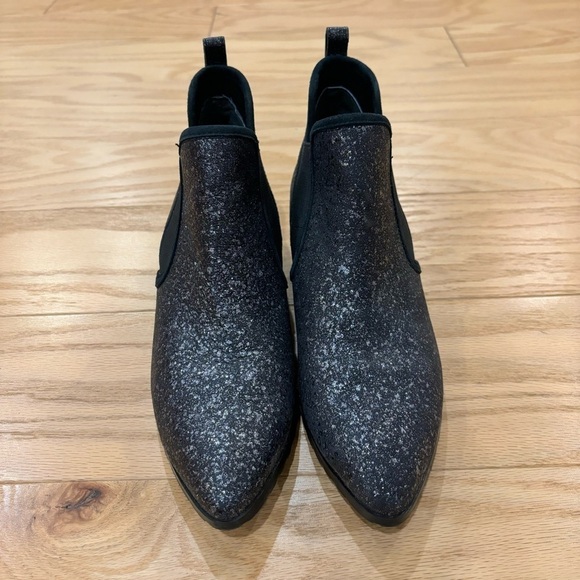 ✨ Donald Pliner Darla Sparkle Boot - size 6.5 - Picture 2 of 7